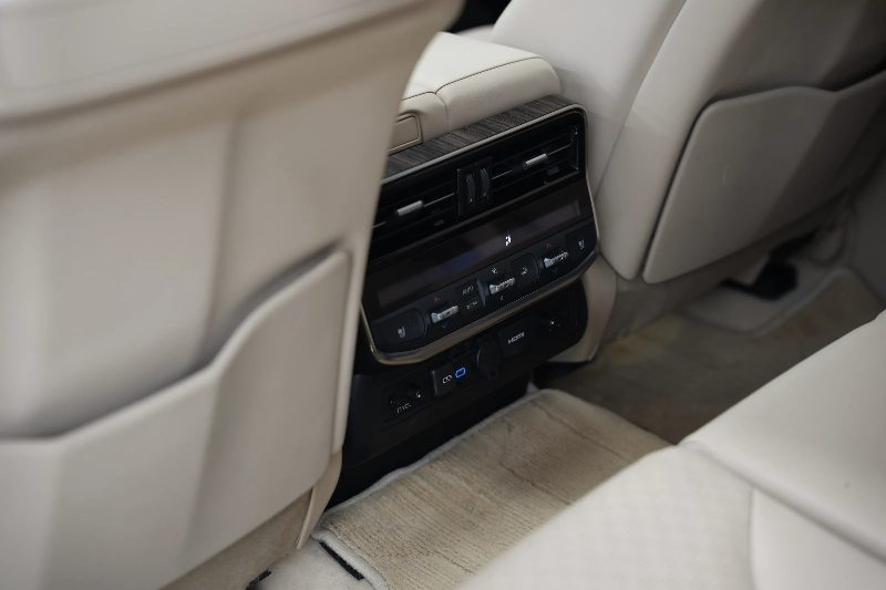 2022 Toyota Land Cruiser Vxr thumbnail 12