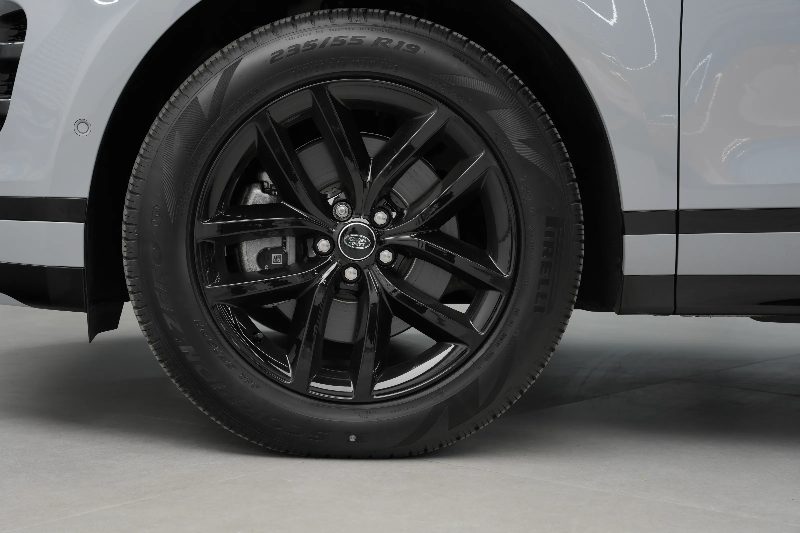 2025 Land Rover Range Rover Evoque Dynamic SE thumbnail 17