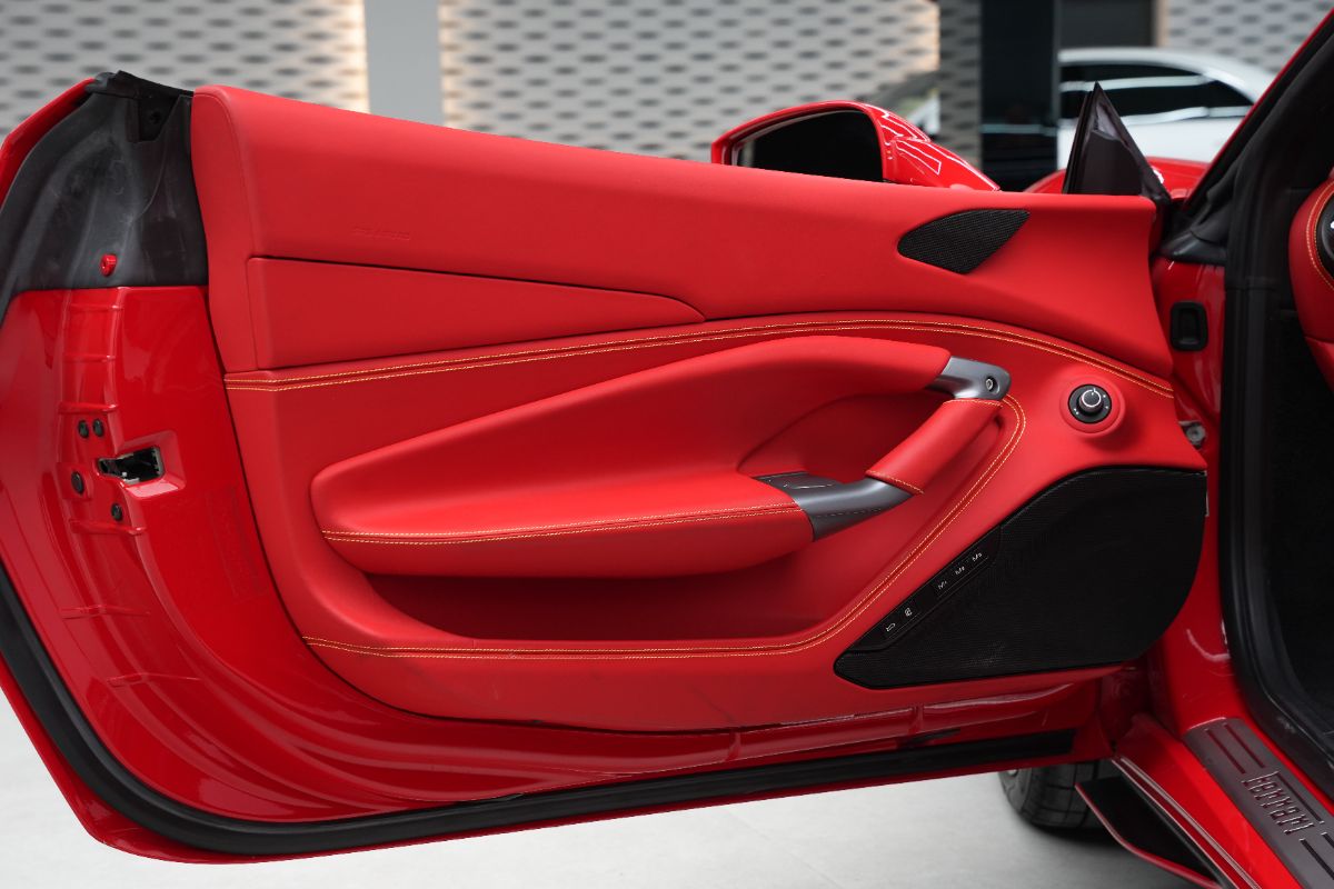 2022 Ferrari F8 Spider V8 Turbo Hele - with Carbon Fsh Exhaust System with Service Contract thumbnail 14