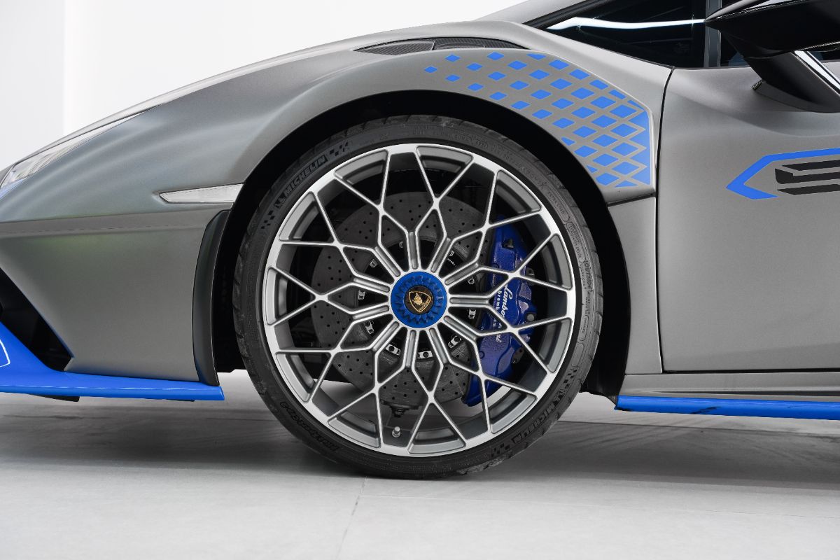 2023 Lamborghini Huracan STO Performance thumbnail 15