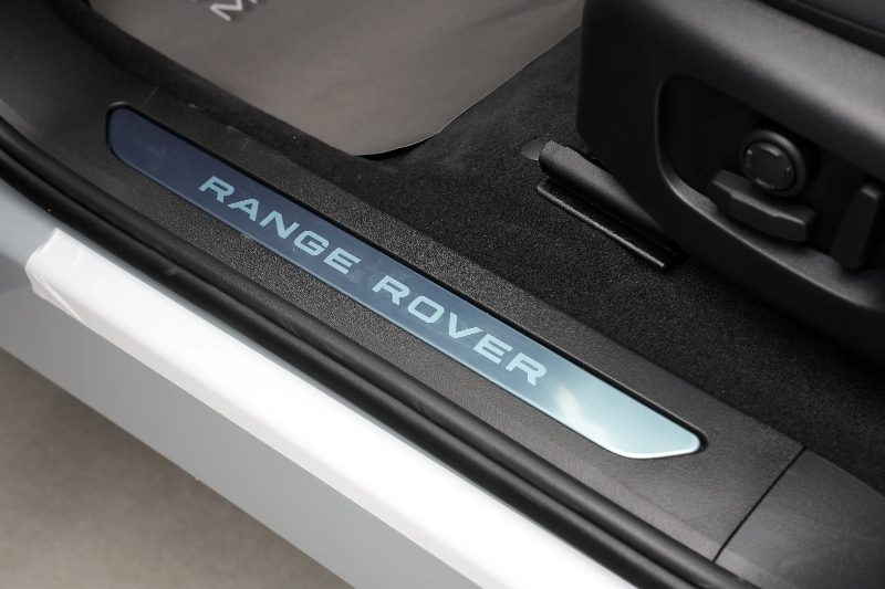 2025 Land Rover Range Rover Evoque Dynamic SE thumbnail 15