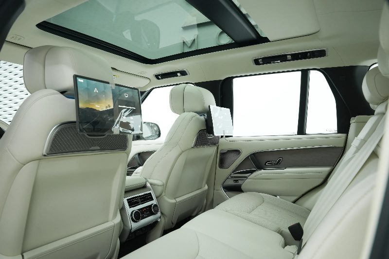 2025 Land Rover Range Rover Autobiography thumbnail 11