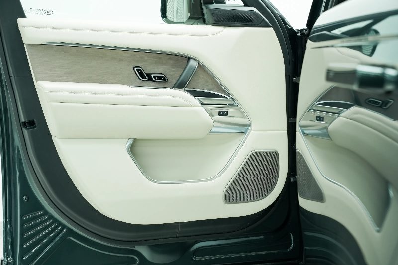 2025 Land Rover Range Rover Autobiography thumbnail 13