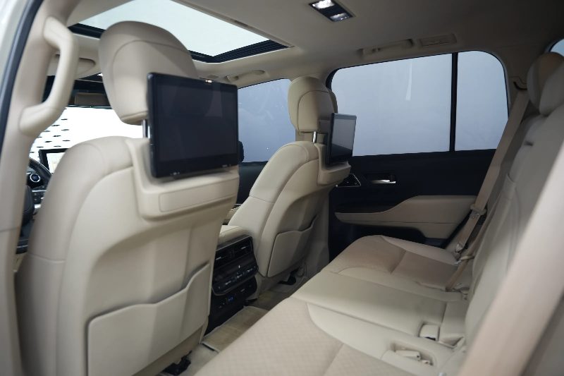 2022 Toyota Land Cruiser Vxr thumbnail 11