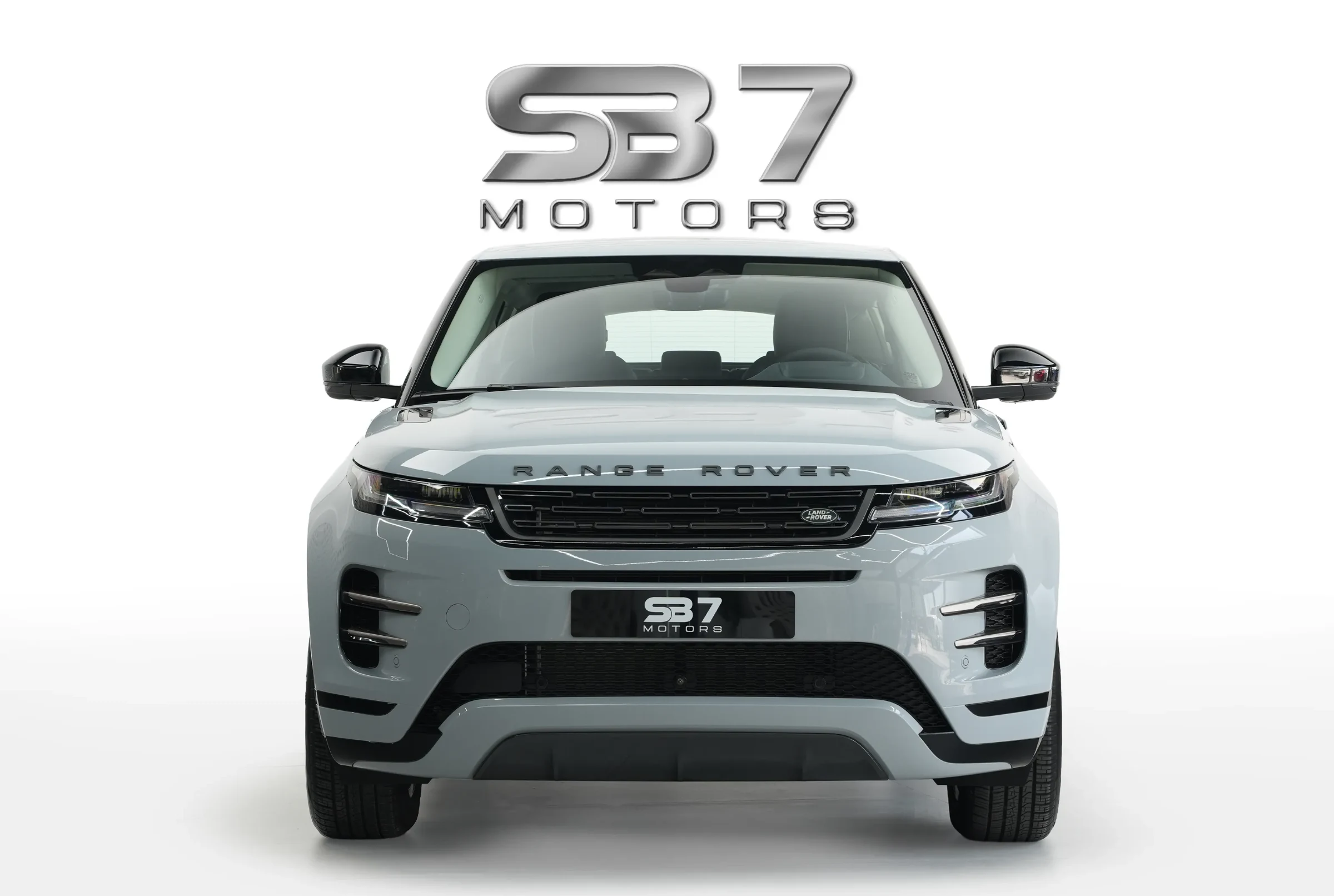 2025 Land Rover Range Rover Evoque Dynamic SE - photo 2 of 17